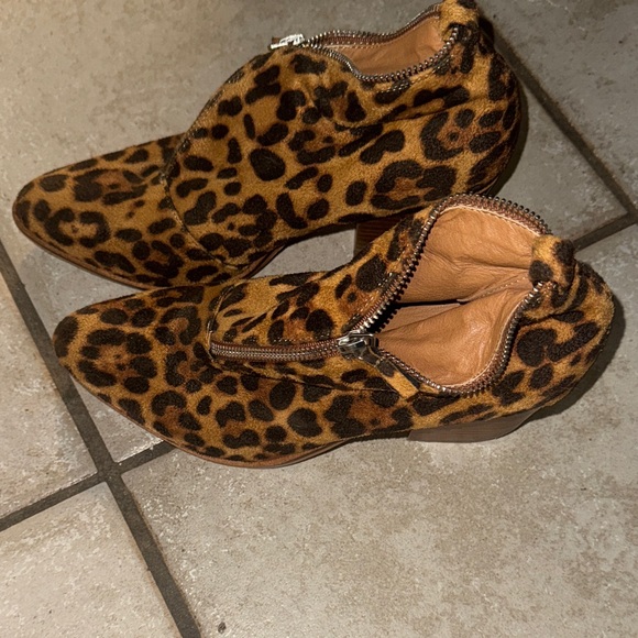 BEAST FASHION Leopard Print Ankle Booties - Picture 7 of 8